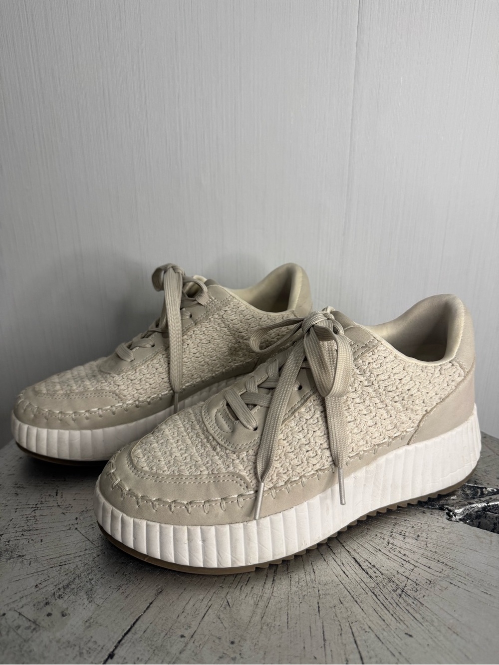 DV DOLCE VITA FREDI SNEAKER. Size 8. Tan. Gently Used.